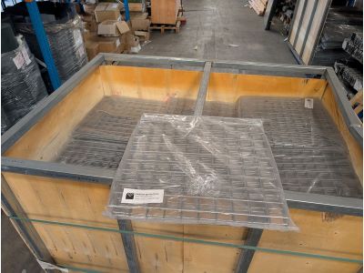 Steenkorf met C-Clips | 50 x 40 x 50 cm (LxBxH) | Maas 5 x 5 cm